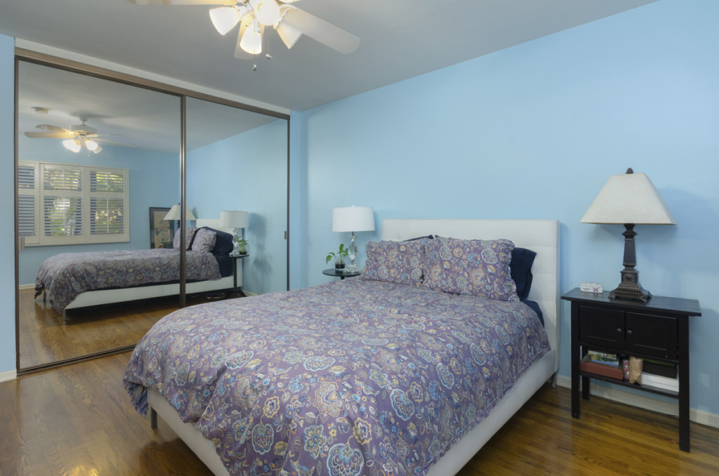 1615 North Laurel Avenue bedroom