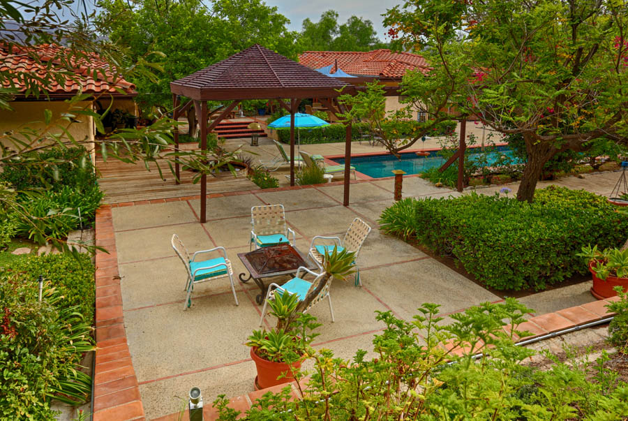 11345 Riverwood Drive pool and patio