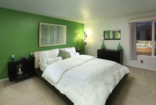 2617 Larmar Road guest bedroom