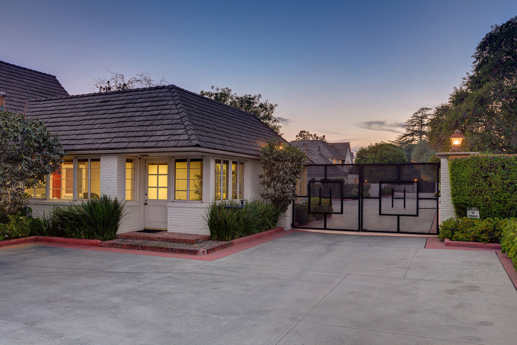 Bob Hope Estate - Gated Driveway